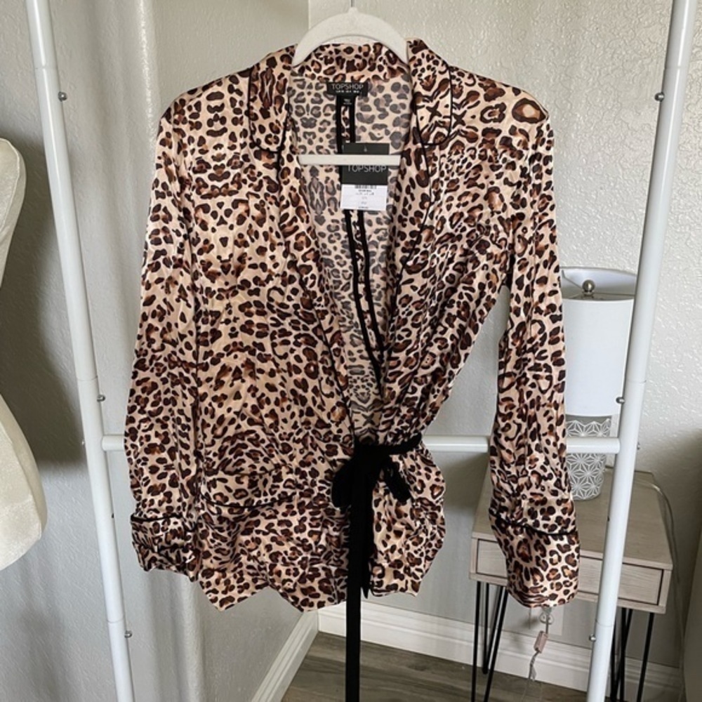NWT - top shop- Leopard blouse - Picture 9 of 12